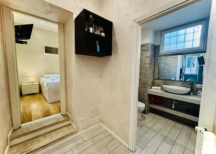 Monti Hideaway - Walk To Colosseum & Forum Apartament *