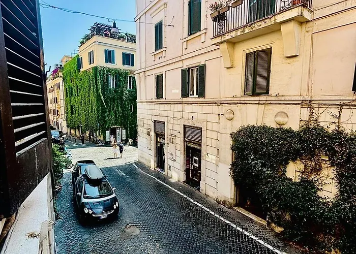 Monti Hideaway - Walk To Colosseum & Forum Apartament Rzym